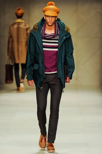 Look 11